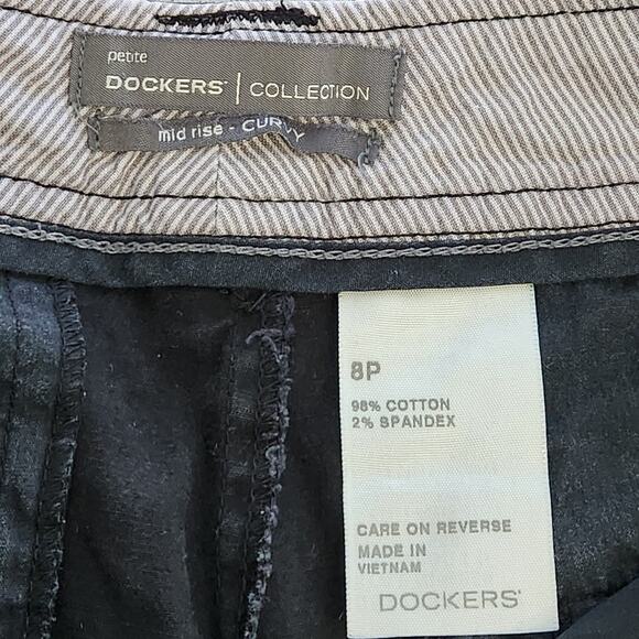 Dockers Black Mid Rise Curvy Flat Front Shorts 8P Lightweight Stretch Soft - Picture 3 of 3